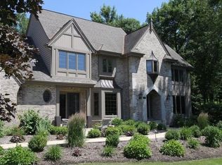 2270 Derrin Ln, Brookfield, WI 53045