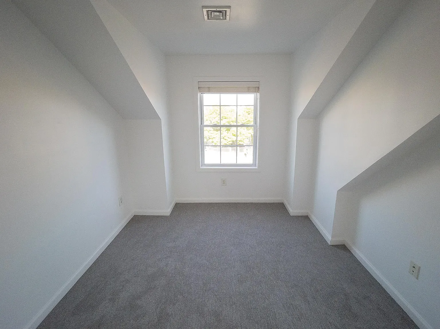 3 bed, 1125 sqft, $2,795 — Photo 3