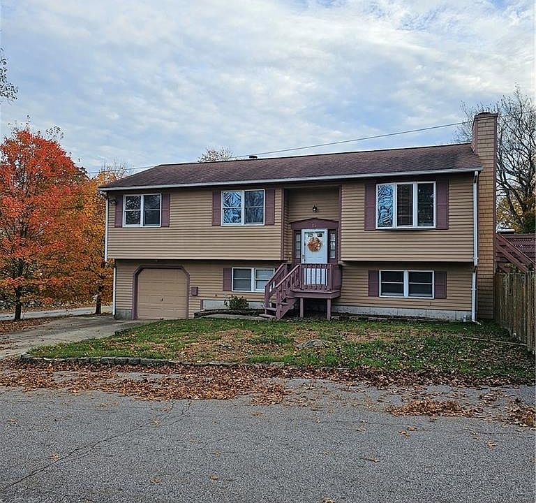 1st image of 14 Windsor Park Dr