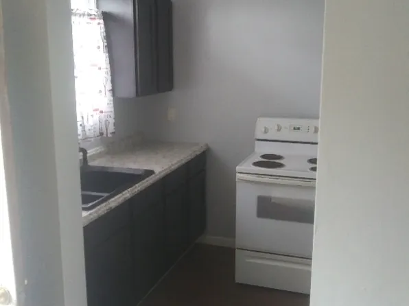 12 Elm Ln, Wheeling, WV 26003