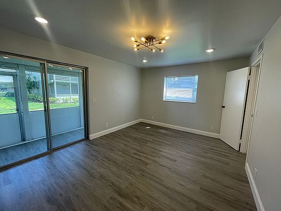 Bedroom & Balcony