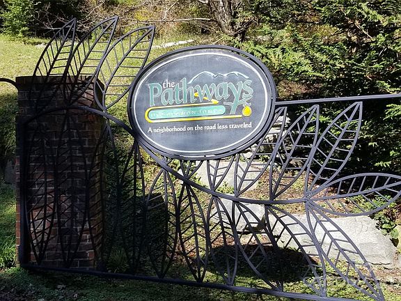 4th image of 350 Solomon Cir