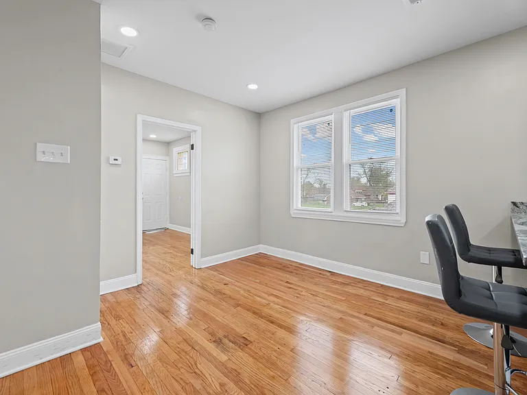 13496 Hazelridge St #2E — Photo 9