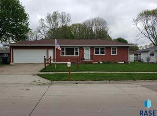 1110 N Garfield Ave, Dell Rapids, SD 57022