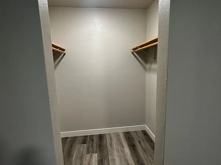 1320 Riverside Dr — Photo 12