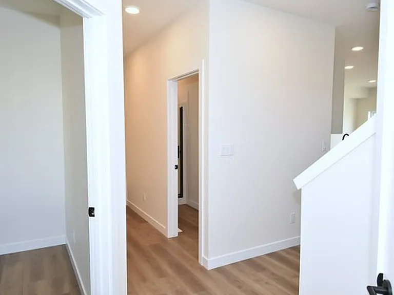 2133 5th Ave SW — Photo 6