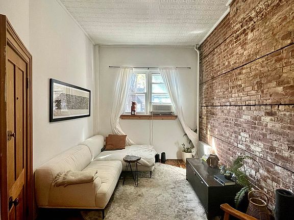 2nd image of 117 N 5th St #1