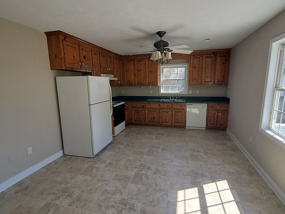4th image of 7035 Evergreen Ln