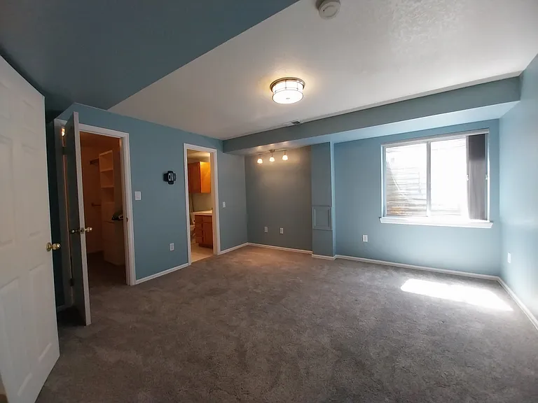 9786 Buckingham Ct — Photo 38