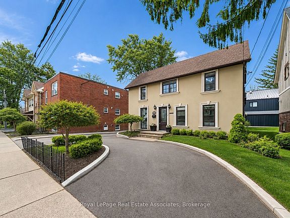 2nd image of 36 Mississauga Rd N