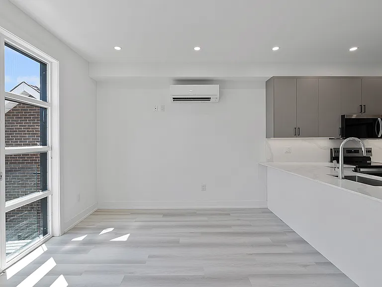 587 Oakwood Ave — Photo 84
