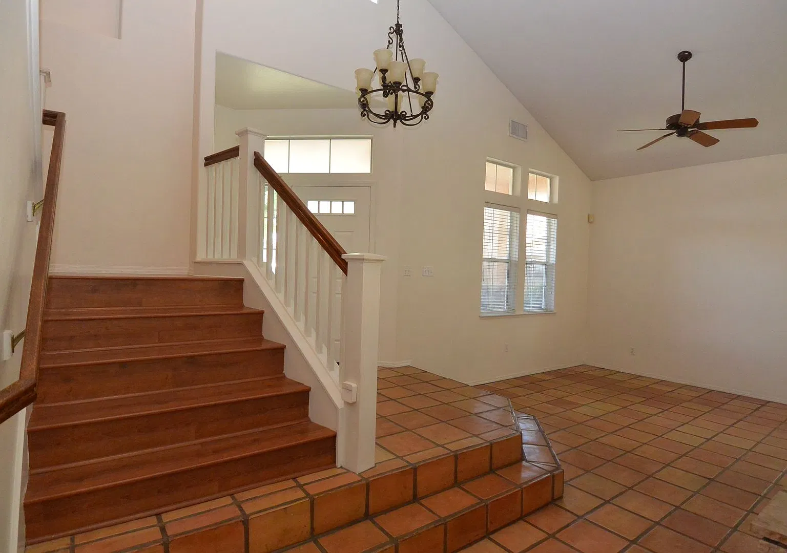 Beautiful Home in Southwest Visalia with Pool — Photo 4