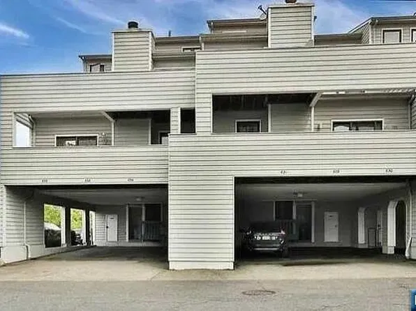 815 Topsail Ln, Secaucus, NJ 07094