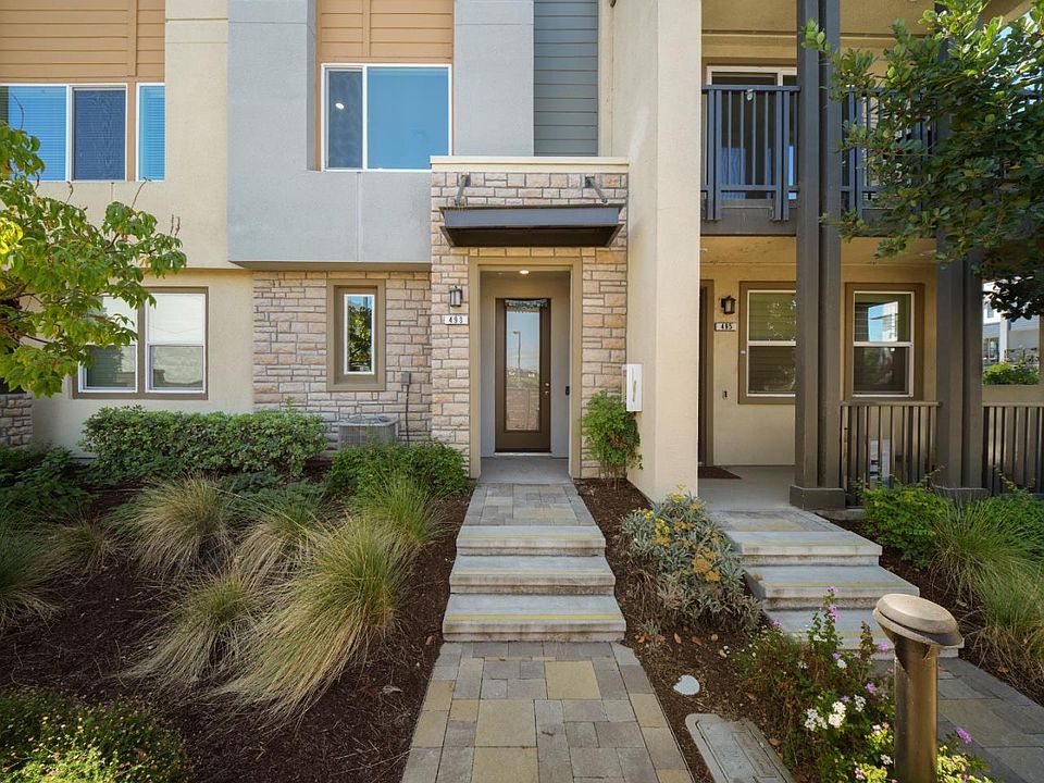 1st image of 493 Snap Dragon St