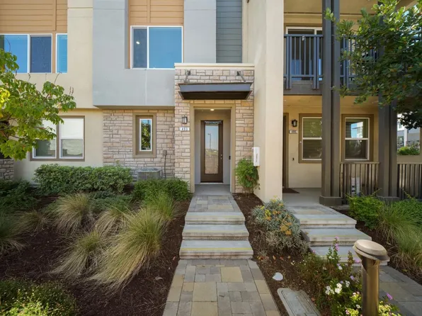 493 Snap Dragon St, Milpitas, CA 95035