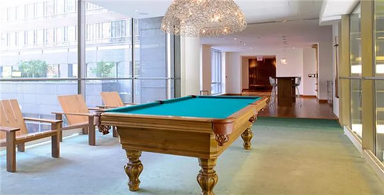 Sold by R New York | media 9