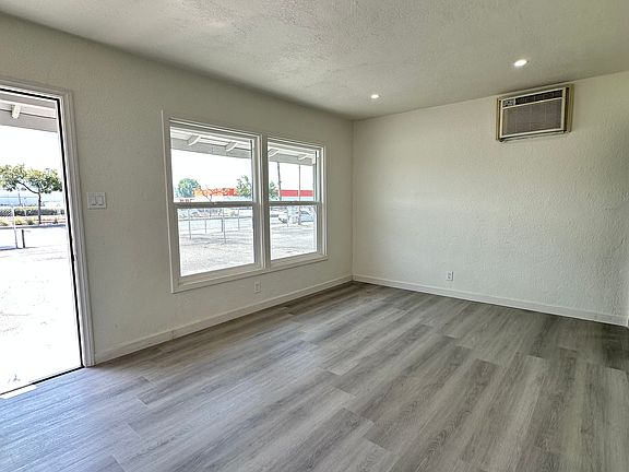 5th image of 15947 Amar Rd