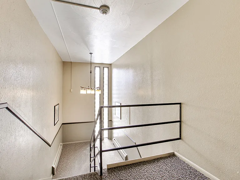 Miners Mesa Apartments — Photo 7