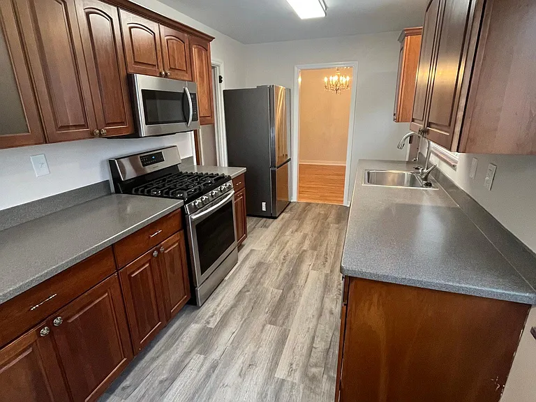 Kitchen (from breakfast nook)