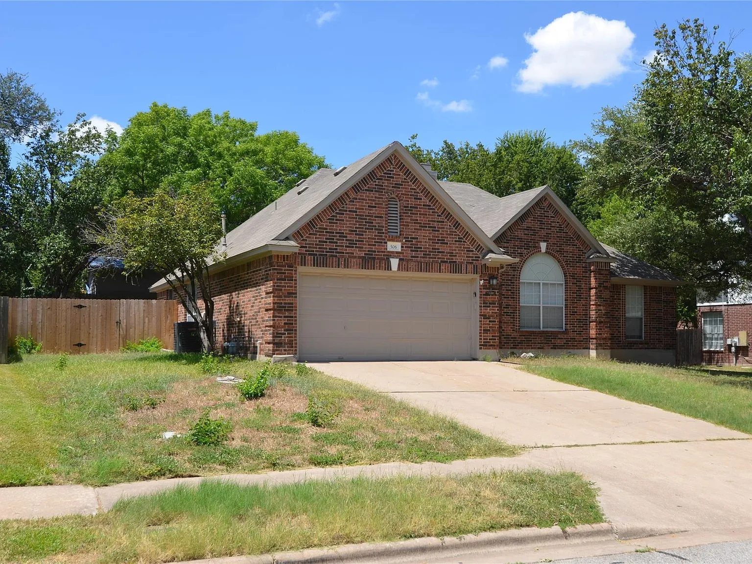 3 bed, 2.0 bath, 1694 sqft, $2,250 — Photo 3