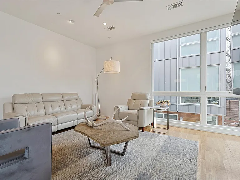 2706 Throckmorton St #D — Photo 10
