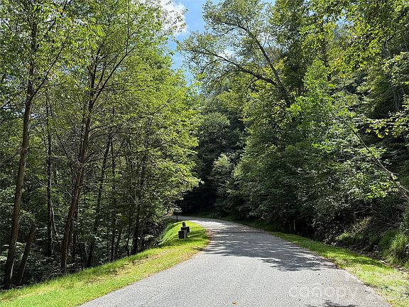 2nd image of 98 Goldenleaf Rd