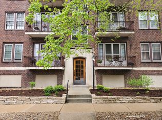 305 N Prairie St APT 6, Champaign, IL 61820