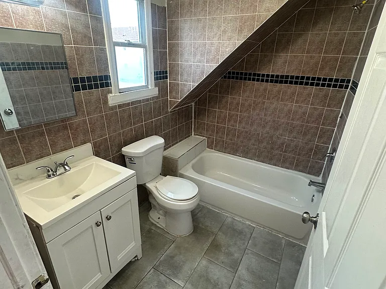 29 Taylor St #2 — Photo 5
