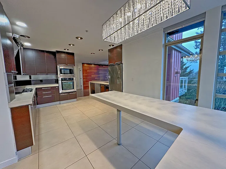 8561 Seascape Ln — Photo 9
