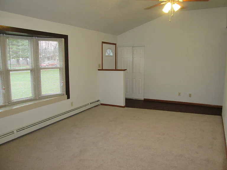 2529 Bainbridge Ave — Photo 10