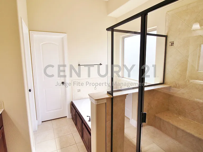 505 Clemson Ln — Photo 15