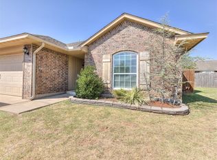 909 Switzerland Ave, Yukon, OK 73099