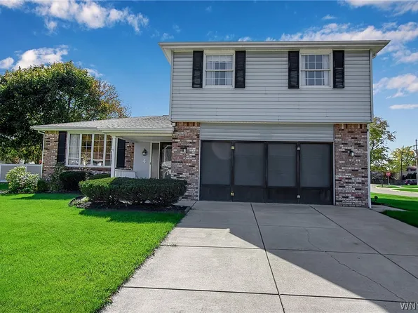 4 Windtree Ln, Buffalo, NY 14224