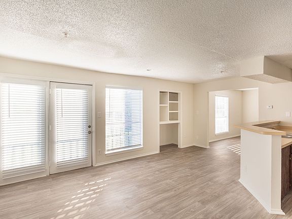 5th image of 4915 Gaston Ave #101