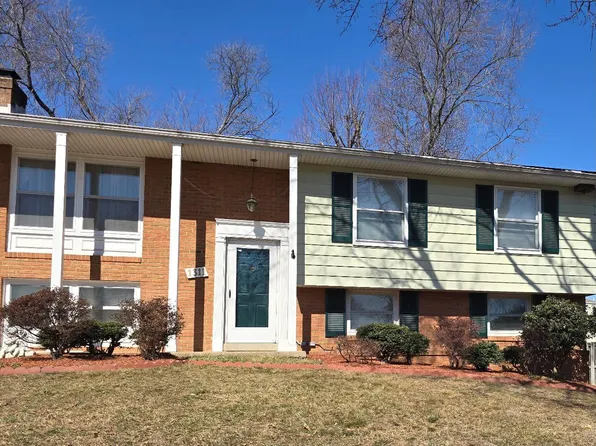 1311 E Holly Ave, Sterling, VA 20164