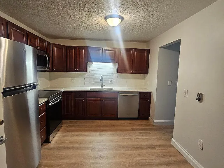 22 State St #4 — Photo 3