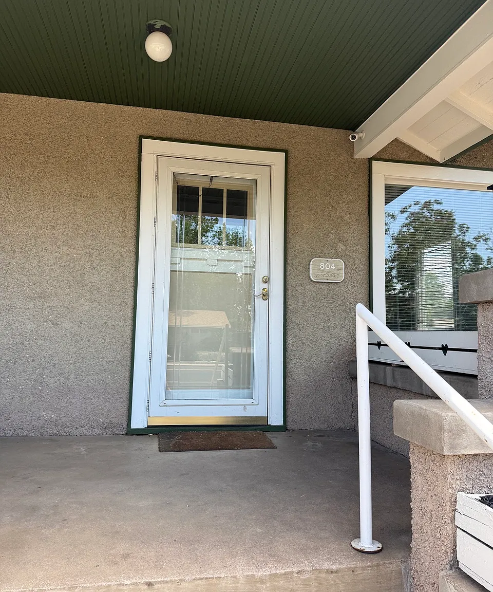 804 11th Ave - 1 — Photo 3