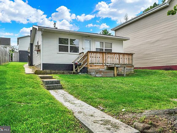 3rd image of 1608 W Poplar Ter