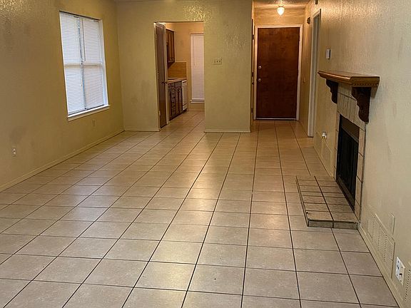 4th image of 2712 Parkchester Dr