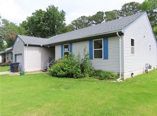 25 Baywood Ln, Portsmouth, VA 23701