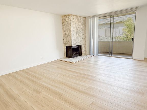 4th image of 11728 Darlington Ave APT 6