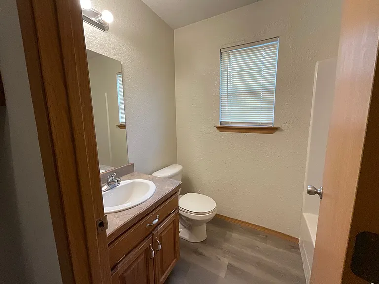 4557 E Zora St #F — Photo 17