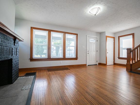 4th image of 646 E Jenkins Ave