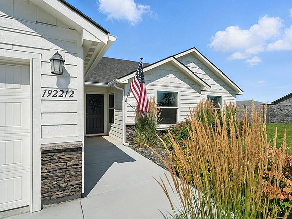 2nd image of 192212 River Crest Pl