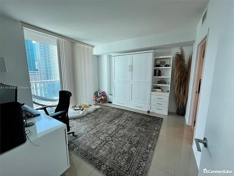55 SE 6th St #2305 — Photo 7