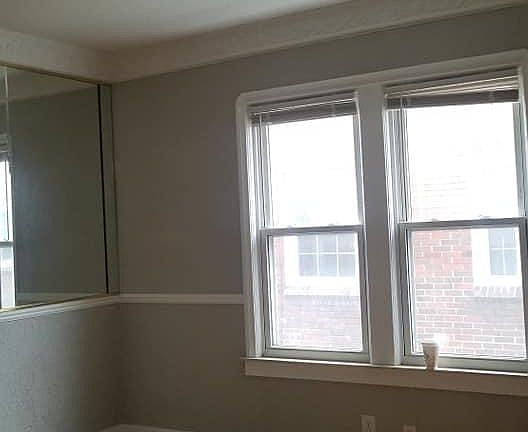 3rd image of 5217 Somerset Ave