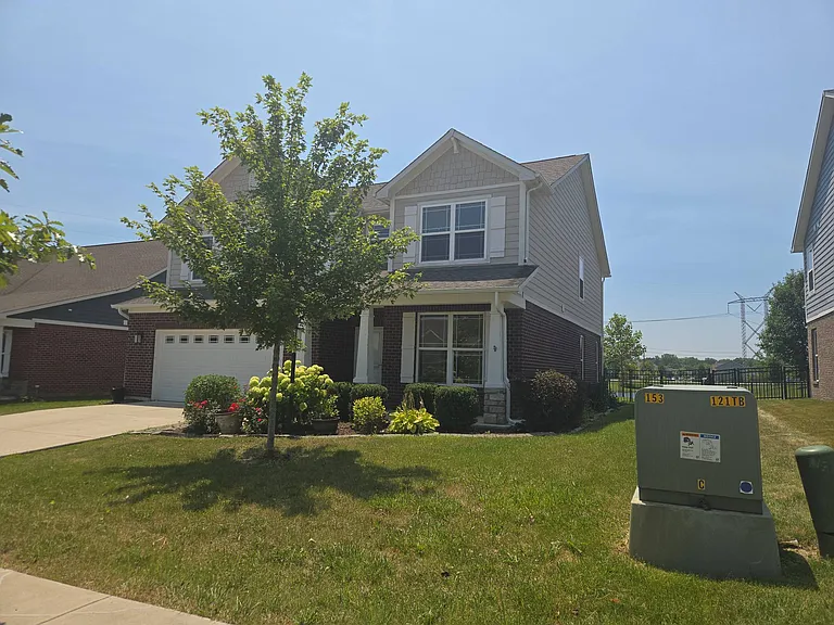 6323 Burgin Dr — Photo 2