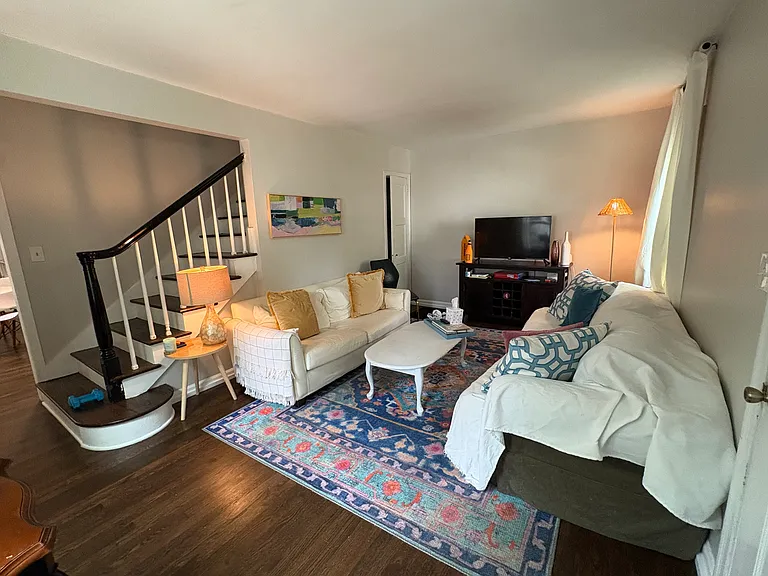 Living Room: 17ft X 10.5ft