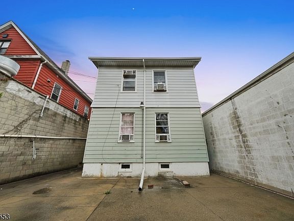 4th image of 149 Elmora Ave