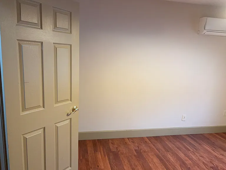 127 Winslow Pl — Photo 5